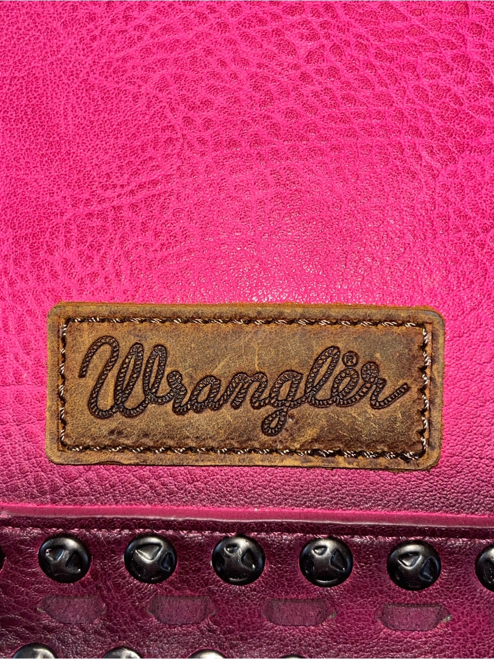 ๐NWOT๐ Pink Wrangler Montana West Rivets Studded Crossbody Bag - Picture 6 of 12